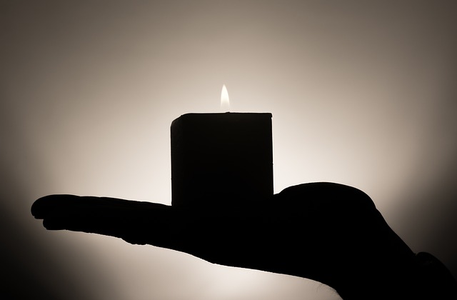 Common Causes Of Candle Cracks